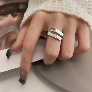 Minimalist silver open ring with parallel geometric bars for women, modern adjustable style