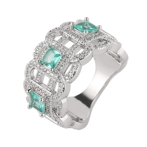 Vintage silver ring with three emerald green stones and zircon hollow chain band