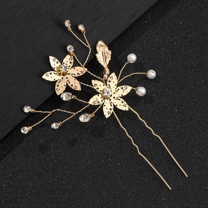 Épingle à cheveux dorée pour mariée avec fleurs en métal, strass et perles blanches