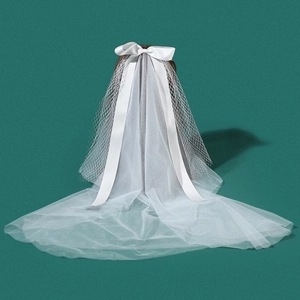 Elegant 1m white bridal veil with large satin butterfly bow and double layer mesh textures