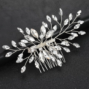 Pettine per capelli da sposa scintillante con strass marquise su fondo in pelle nera
