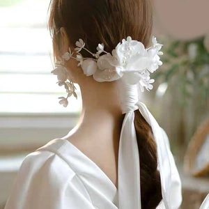 Serre-tête de mariée à fleurs 3D faites main avec ruban de soie et perles