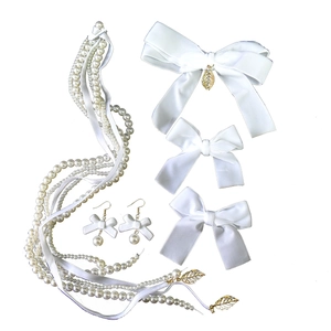 Elegant white silk bow hair accessories set with pearl tassels and golden leaf charms