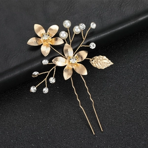 Golden five-petal flower hair pin with leaf design, rhinestones and pearls for brides