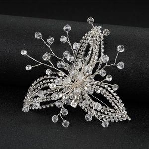 Accessoire de cheveux de mariage en argent avec feuilles de strass étincelants
