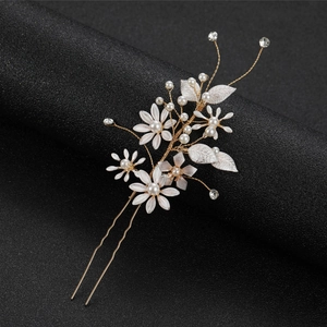 Épingle à cheveux de mariée avec fleurs blanches, perles et strass sur fil métallique doré