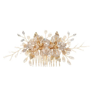 Pettine per capelli da sposa dorato con foglie traforate, perle bianche e cristalli lucidi