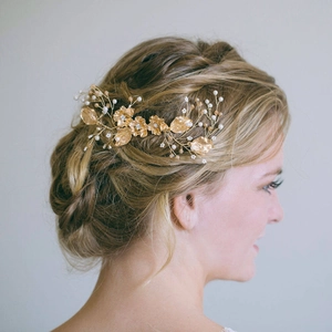 Handmade gold leaf bridal hair comb with crystals and pearls for wedding hairstyles