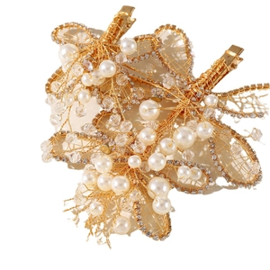 Set di fermagli barocchi dorati per sposa con perle finte bianche e cristalli