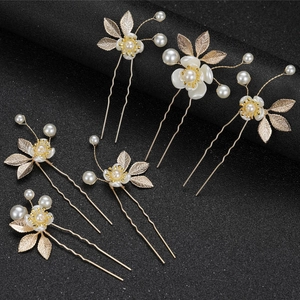 Set of 6 gold flower hair pins with white pearls for bridal wedding hairstyles