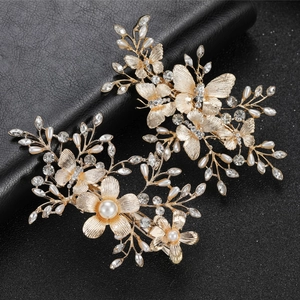 Set de deux barrettes de mariée dorées avec perles blanches, motifs papillons et strass