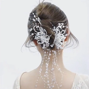 Barrette de mariée élégante avec perles faites main, cristaux et pompons de perles pour mariage