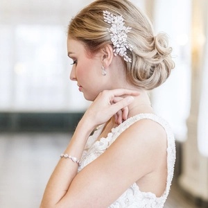 Parure de bijoux de mariée élégante avec peigne à cheveux en cristal et boucles d'oreilles