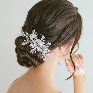 Peigne à Cheveux en Alliage de Cristal de Mariage Élégant Strass Fleur Feuille Coiffe pour Femmes Bijoux de Fête de Mariage