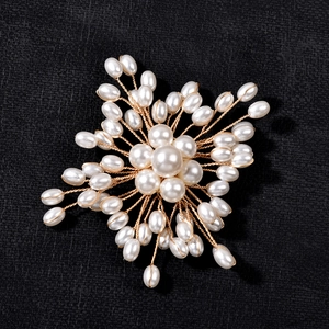 Clips de chaussures de mariée élégants avec perles gouttes blanches et motif floral doré