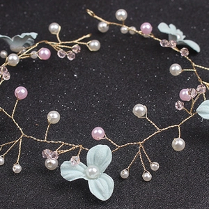 Handgefertigter Braut Haarschmuck mit Golddraht, blauen Blumen und Perlen