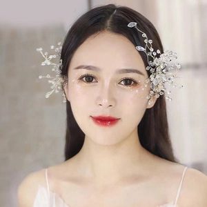 Eleganti fermagli per capelli da sposa con cristalli scintillanti e fili d'argento
