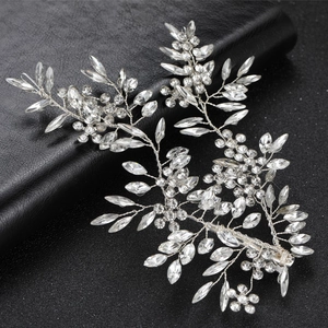 Pince à cheveux de mariée faite main avec feuilles argentées et diamants marquise sur noir