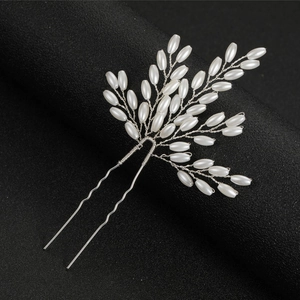 Épingle à cheveux de mariée faite main avec perles blanches et motif épi en fil d'argent