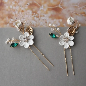 Épingles à cheveux de mariée avec fleurs blanches, strass marquise verts et feuilles dorées