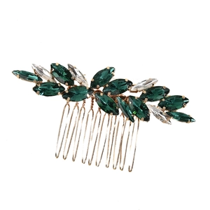 Braut-Haarkamm mit smaragdgrünen Kristallen und goldenem Metallsockel für die Hochzeit