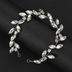 Vigne de cheveux de mariée argentée élégante avec cristaux marquise et strass brillants