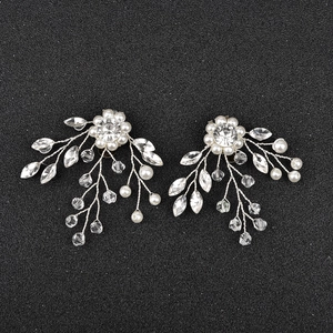 Coppia di clip per scarpe da sposa con perle e cristalli e dettagli in filo d'argento