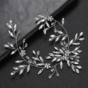 Vigne de cheveux de mariée en argent avec fleurs de prunier en cristal et strass