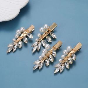 Lot de 4 épingles à cheveux dorées avec perles blanches et cristaux marquise