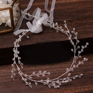 Diadema de novia con cuentas de cristal y cintas de organza para el cabello