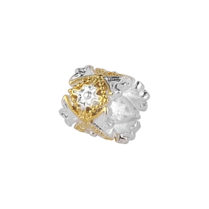 Ciondolo bicolore argento e oro con stella vintage e dettagli in pizzo traforato