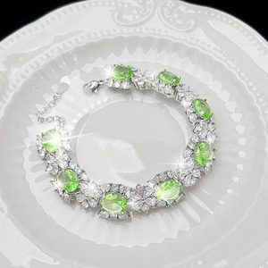 Bracelet Fleur en Cuivre de Luxe avec Strass pour Femmes Pierre Ovale Verte Électroplaqué Bijoux de Luxe Élégant Cadeau de Mariage