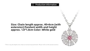 Détail du pendentif fleur avec gemme rose et chaîne argentée montrant les dimensions 1,8 cm