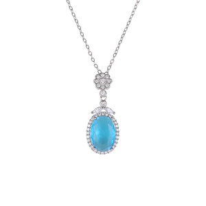 Élégant collier en argent avec pendentif ovale en pierre bleue et halo de diamants blancs