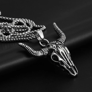 Gothic Hip Hop Kuhschädel Halskette aus silbernem Edelstahl mit Gravur für Herren und Damen