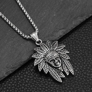 Collier avec pendentif tête de chef indien vintage de style hip-hop en acier vieilli