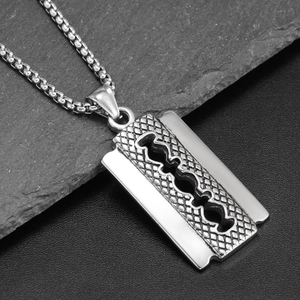 Collana con pendente a lama di rasoio hip hop in acciaio inox e catena box