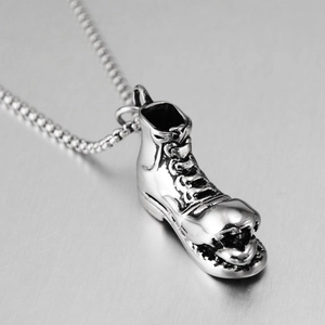Collier avec pendentif botte vintage de style hip hop en acier inoxydable pour hommes et femmes