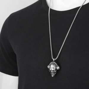 Collier hip hop avec pendentif crâne et casque sur chaîne de perles carrées argentées pour homme