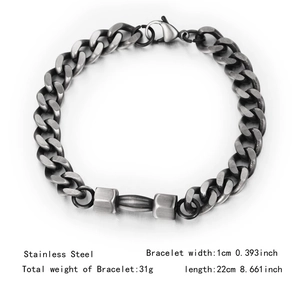 Detailansicht eines Hip-Hop-Hantelarmbands mit Maßen: 1 cm Breite und 22 cm Länge