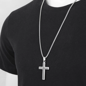 Collier croix hip hop minimaliste en acier inoxydable argenté avec détail de chaîne
