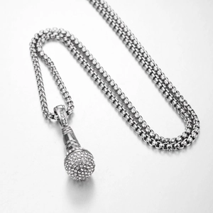 Collier avec pendentif microphone hip hop serti de strass brillants en acier inoxydable