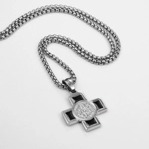 Hip-Hop-Anhänger aus silbernem Edelstahl mit Benediktus-Medaille und Kreuz an einer Boxkette