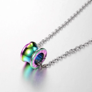 Collier Pendentif Cylindrique en Acier au Titane Hip Hop Avec Chiffres Romains Placage Arc-en-Ciel Irisé Bijoux Unisexe