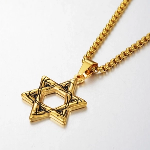 Hip Hop Goldene Hohlhexagramm Halskette mit schwarzen Dornen Textur Gravur auf Stahl