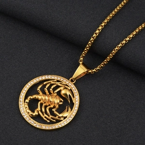 Collier hip hop avec médaillon scorpion doré et zircons étincelants pour hommes et femmes