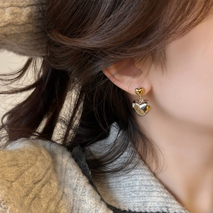 Boucles d'Oreilles Clous Double Cœur en Cuivre Minimalistes pour Femmes Bicolore Or Argent Facetté Géométrique Bijoux d'Oreille