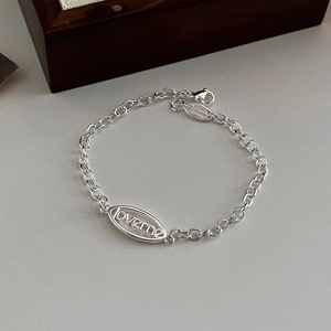 Bracelet chaîne minimaliste en argent S925 avec pendentif ovale Love Me pour femme