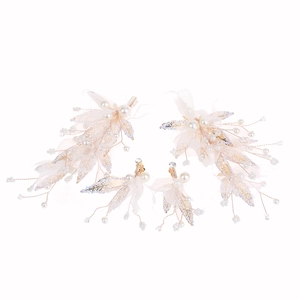 Ensemble d'accessoires de mariée avec pinces à cheveux et boucles d'oreilles en perles