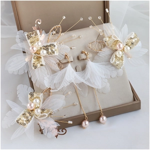 Parure de coiffure de mariée dorée avec fleurs en tulle blanc et boucles d'oreilles